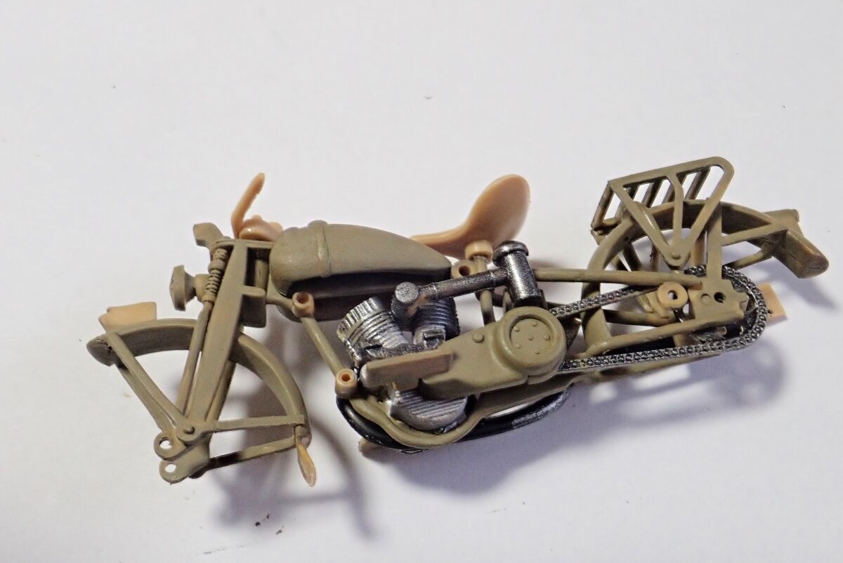 ▶︎九七式側車付自動二輪車 陸王（PIT-ROAD 1/35）の製作過程1 塗装を