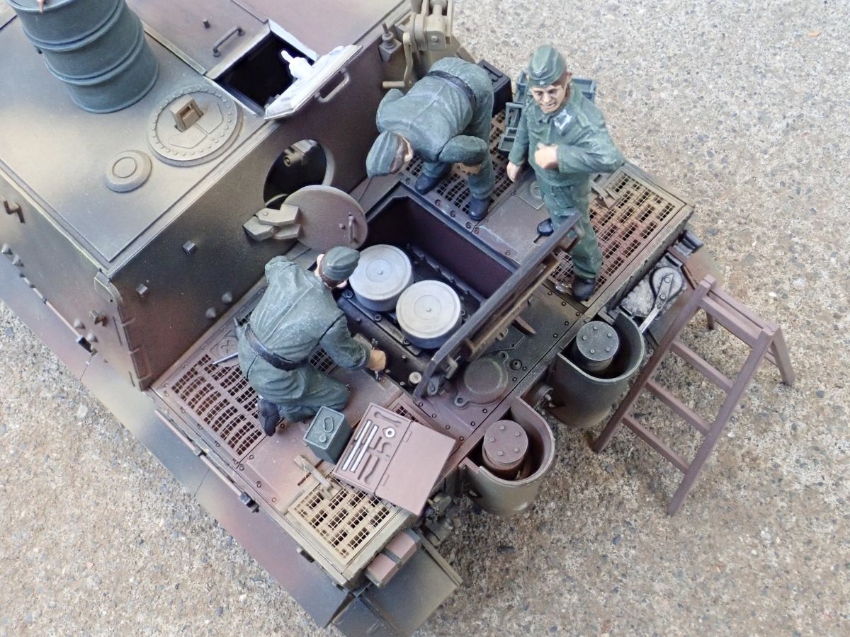 ◇ドイツ戦車兵エンジン整備セット（TAMIYA 1/35 MM180）はこんな