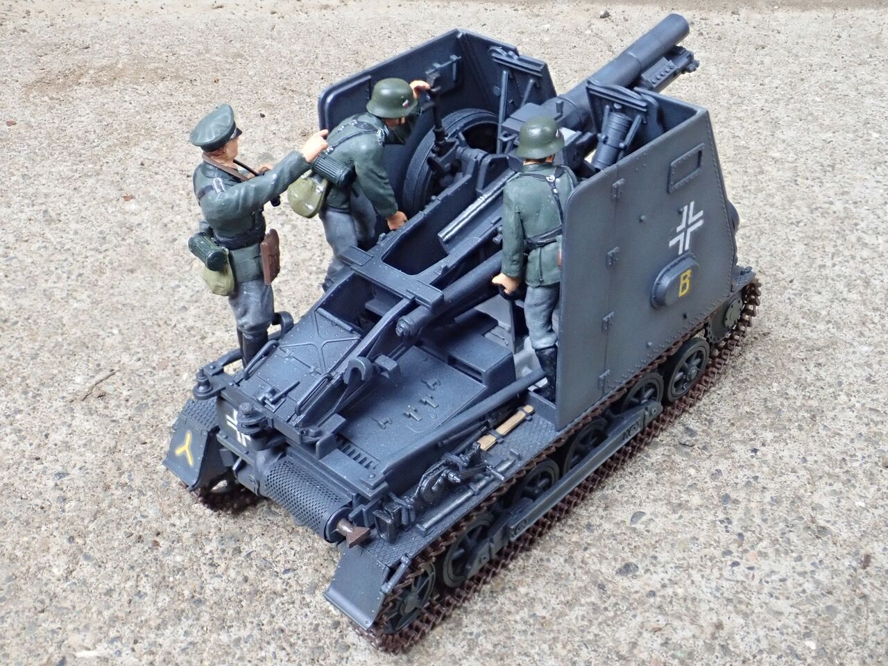 ◉バイソン1（ALAN 1/35）2012年7月完成 2026年6月フィギュア追加