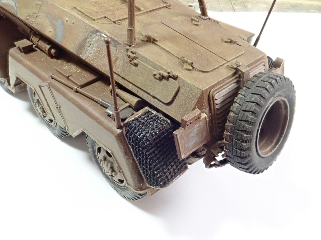 ▶︎8輪装甲車 Sdkfz232（TAMIYA 1/35 MM36）のレストアをしています