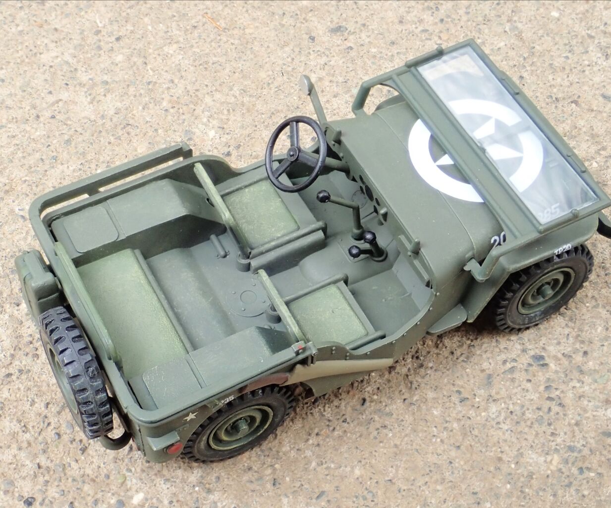 1/35 軽装甲ジープ用SCR-510U.S. WWII 無線機+車載ラックセット