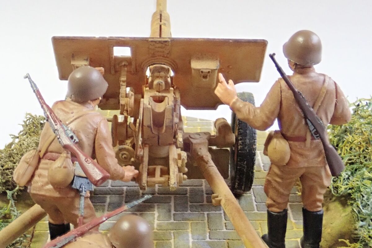 DINKY野戦砲3点セット ZIS-3 76,2ミリ野砲