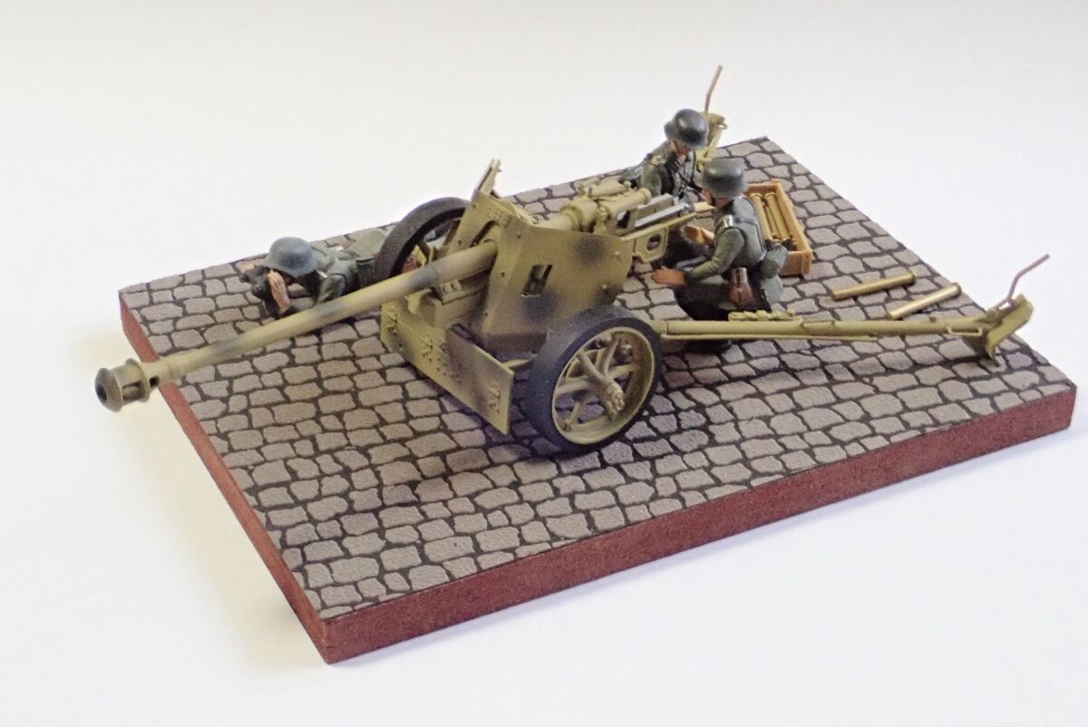 ドラゴン Ju88P-1 w/75mm PaK40 対戦車砲タンクキラー 軍用機 Ju88P-1 & 75mm対戦車砲 PaK40 入荷 | メディオ!情報