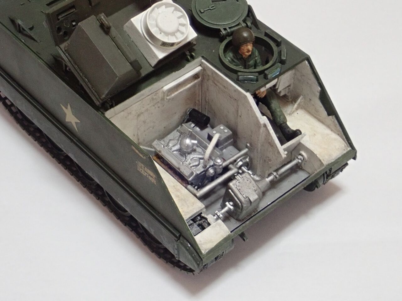 ▶︎機甲兵員輸送車 M113(TAMIYA 1/35 MM40) エンジンルームが ▶︎機甲兵員輸送車 M113(TAMIYA 1/35 MM40) エンジンルームが