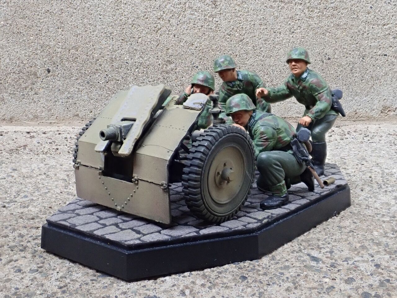 ◉sdkfz.10 1トンハーフトラック＆7.5cm leIG 18歩兵砲M（ESCI 1/35