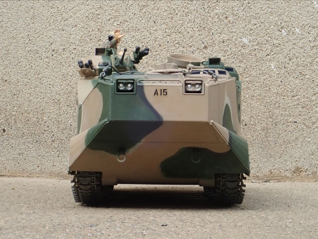 ◉水陸両用兵車 LVTP7A1 シードラゴン（TAMIYA 1/35 MM136
