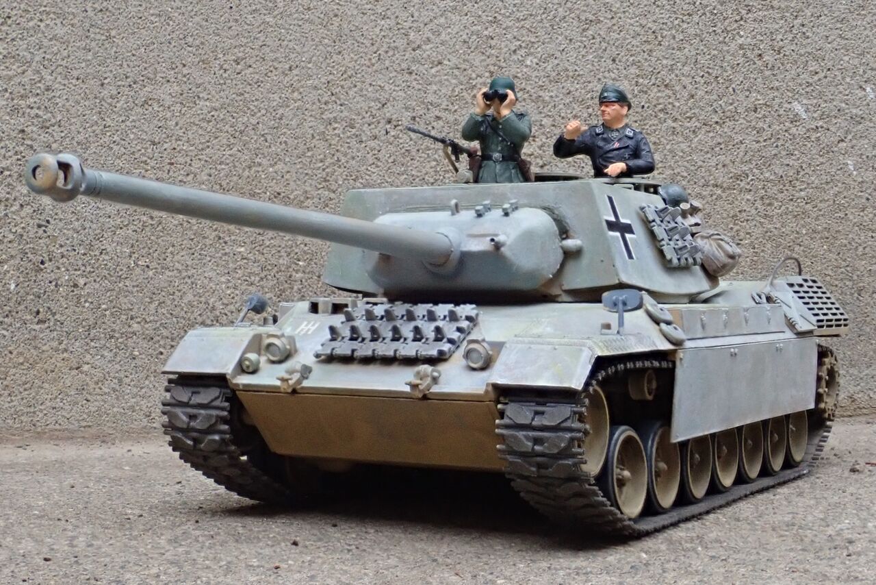 ◉映画「遠すぎた橋」に登場する「レオパルト改造パンサー」2016年製作