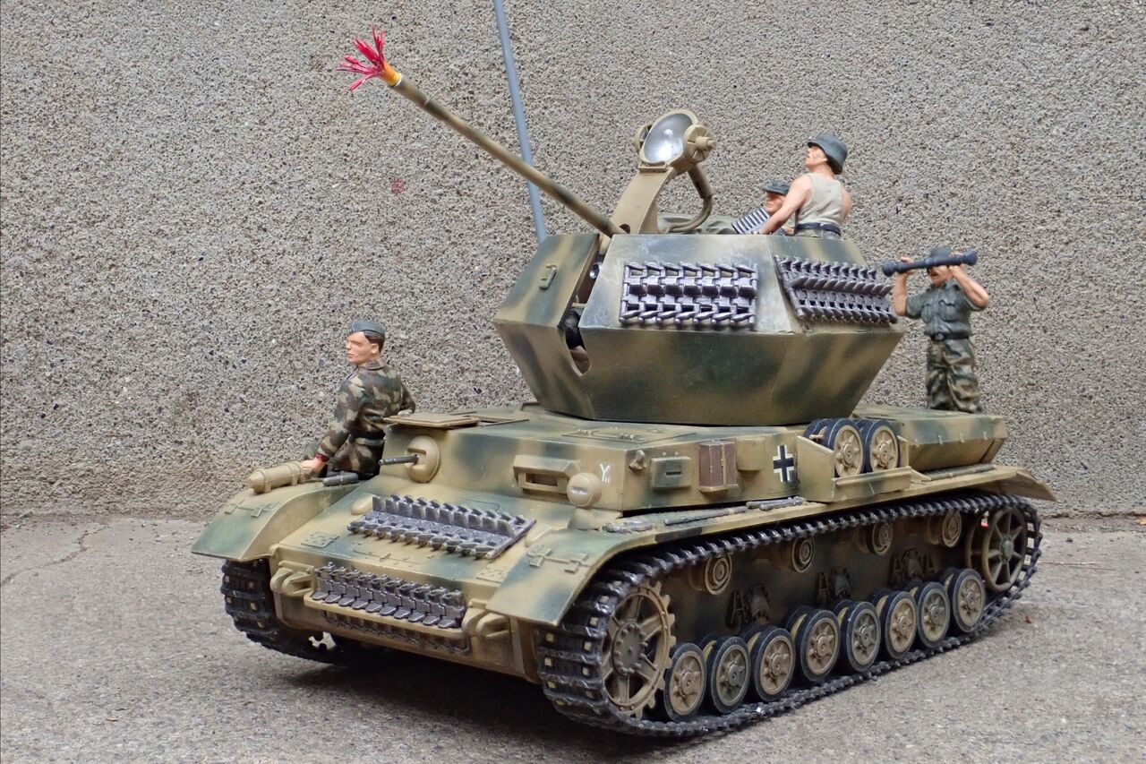 ◉対空戦車オストヴィント（MONOGRAM 1/32） モーターライズ