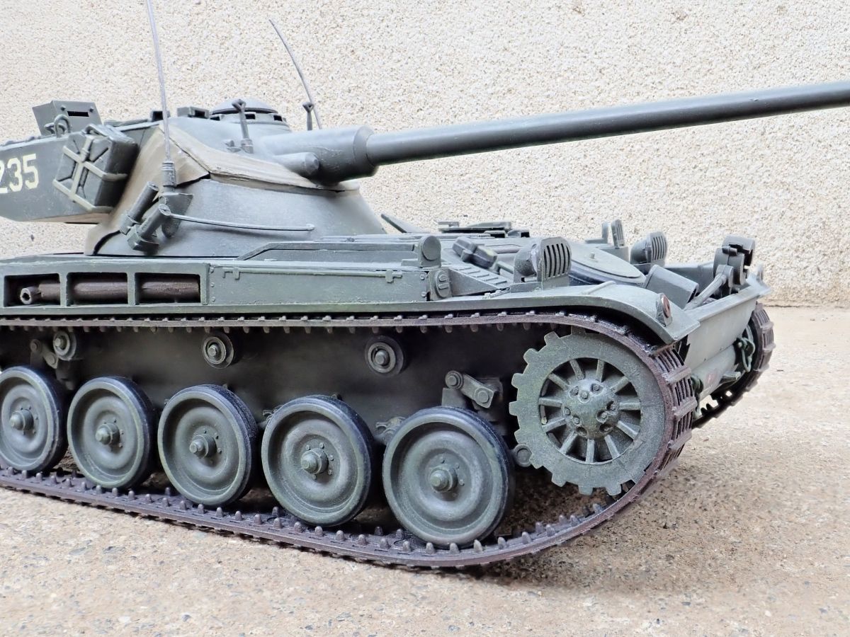 ◉AMX13 75 ロケットランチャー（GUNZE/HELLER 1/35）1980年代に