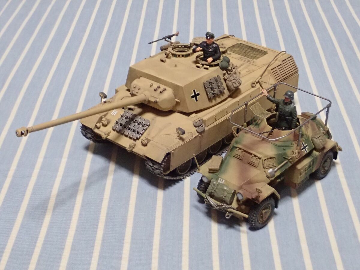 T M のプラモmuseum Tamiya Sdkfz223の製作工程3 映画 遠すぎた橋 を念頭にsdkfz223の塗装を行いました