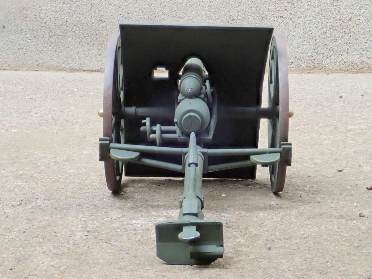 T M のプラモmuseum イギリスww1砲兵 18ポンド砲付き Emhar 1 35 年2月完成 総部品数わずか16個ですがなかなかの出来
