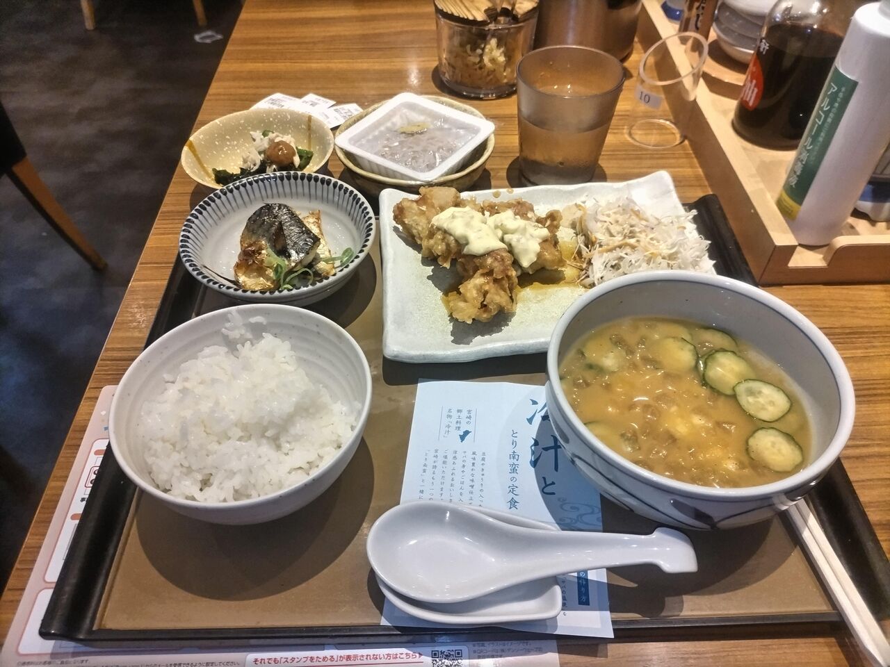 【画像あり】 やよい軒来たったwwwwwwどんどんご飯おかわりしていくwwwww : 天丼旨い旨い