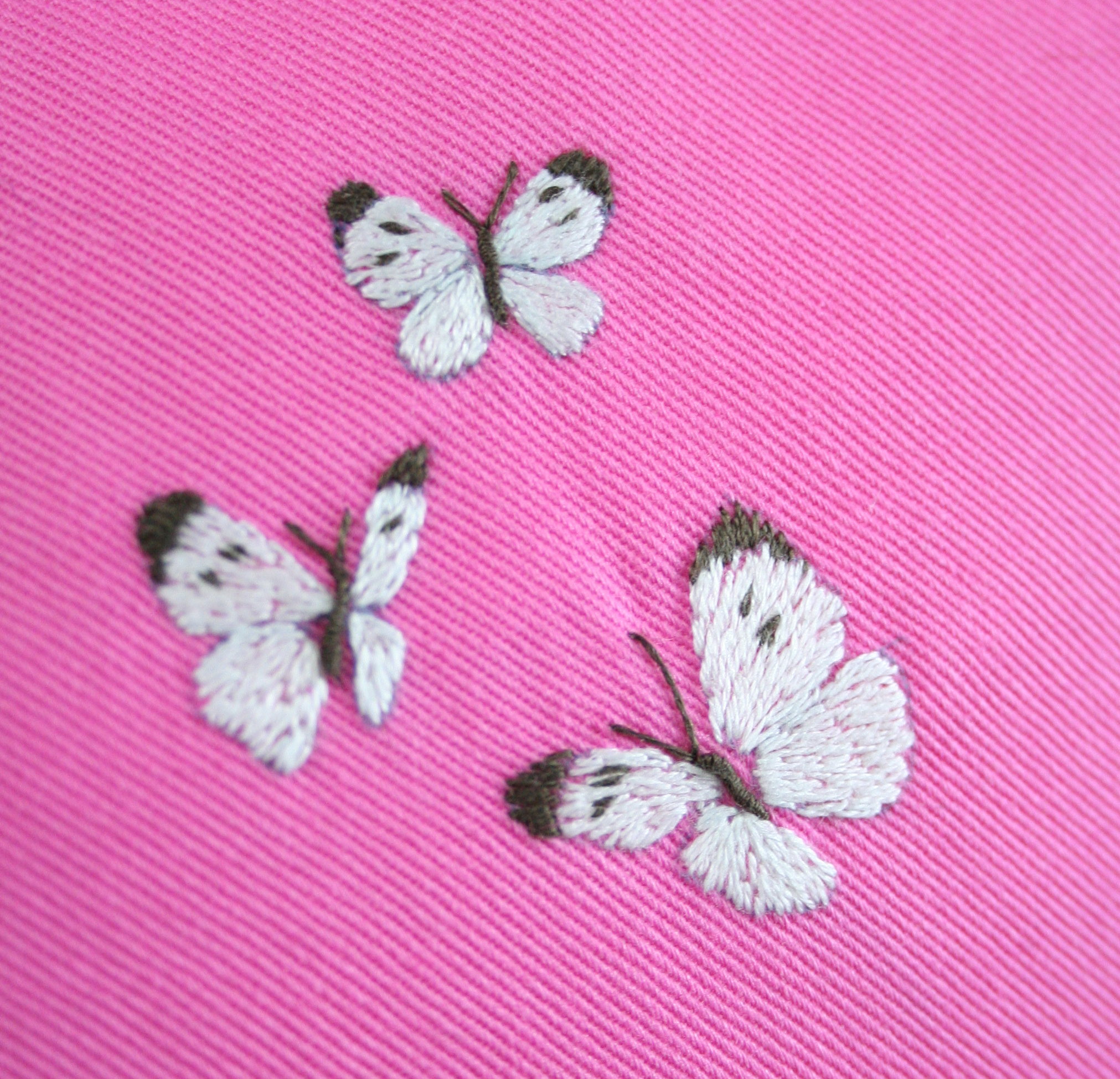 Marimekkoのmaalaisruusuのベットカバー蝶の刺繍ピロケース 王様ごころ Marimekkoのmaalaisruusuのベットカバー蝶の刺繍ピロケース 王様ごころ