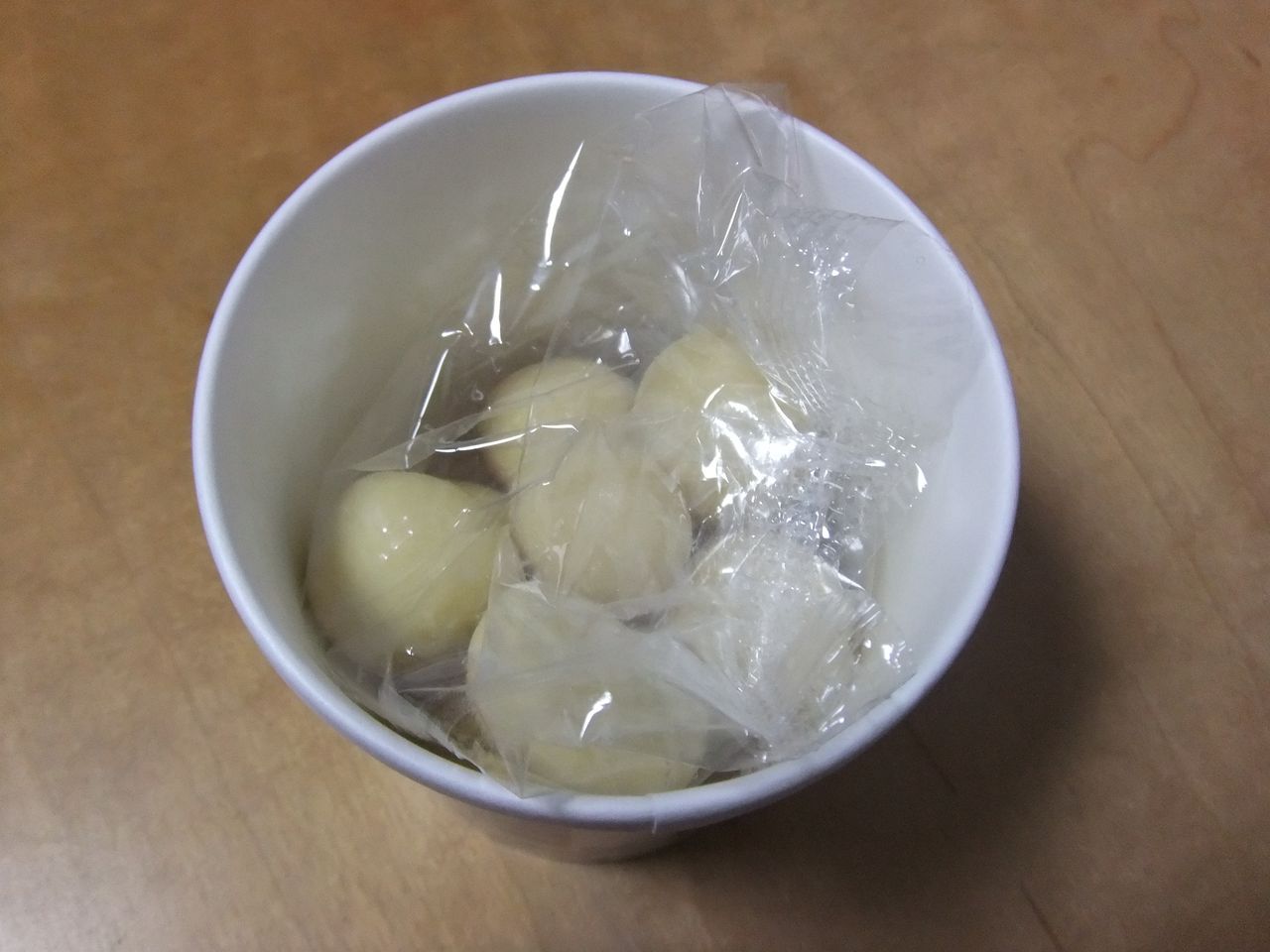 六花亭のストロベリーチョコホワイト ともはのぐーたらつづり 六花亭のストロベリーチョコホワイト ともはのぐーたらつづり