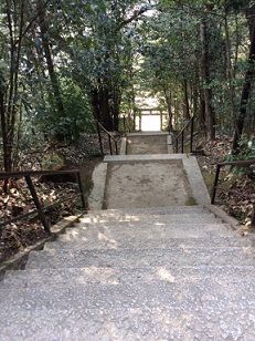 牛神社 階段上から