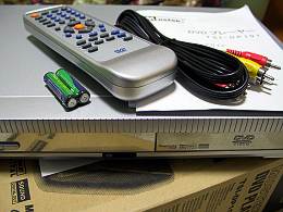 DVDプレーヤー TSI-DP101
