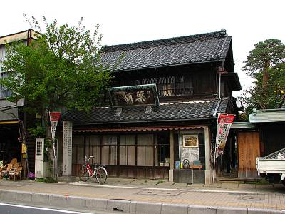 ���ڻԤ�̣�Τ����ʪ