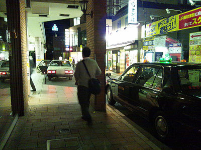 秋津駅前にタクシー