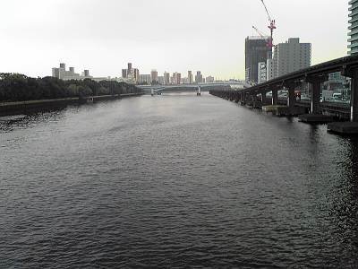 大井北ふ頭橋から見た京浜運河