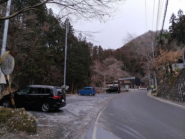 秩父華厳の滝駐車場