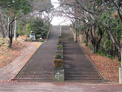 毎日がレビュー 世界無名戦士の墓 埼玉県越生町