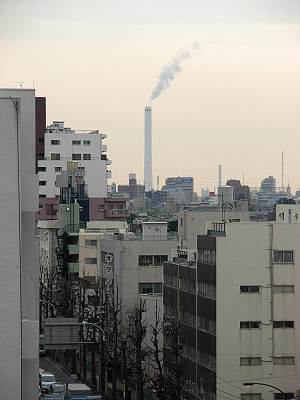 毎日がレビュー 杉並清掃工場の煙突と東京ごみ戦争