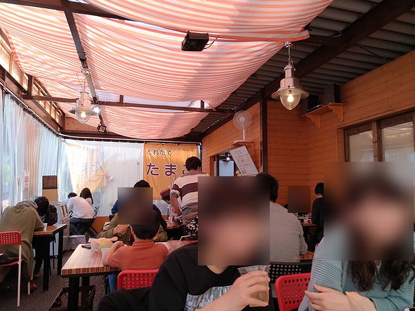 Eggg Cafeの店内