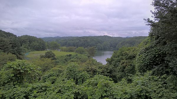 宮沢湖温泉から見た宮沢湖