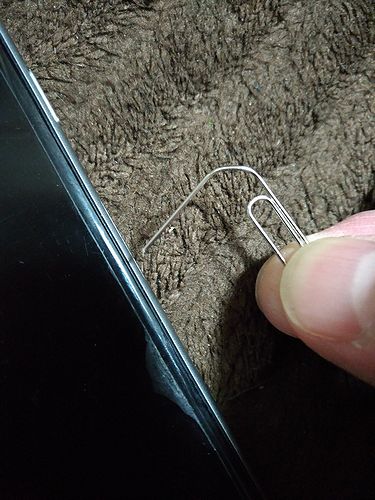 iPhoneのSIMの入れ替え