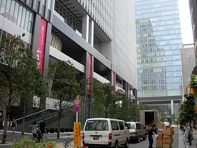 �礭�ʥӥ뤬������
