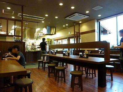 丸亀製麺所沢東店の店内