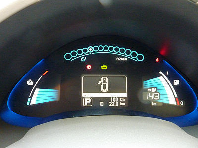 05日産リーフのメーター類