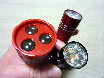 100円のLED懐中電灯