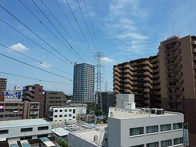 志木駅南口の送電線2