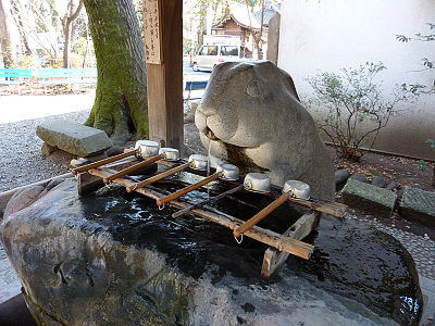 手水舎にもウサギ