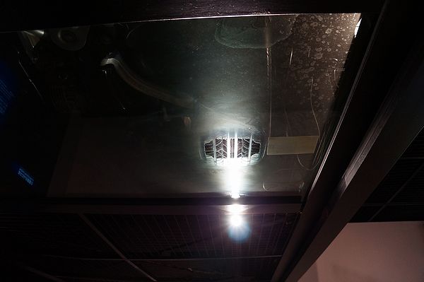 タイヤの接地はハガキ1枚分