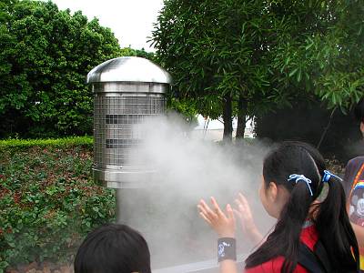 ディズニーランドの水蒸気発生装置