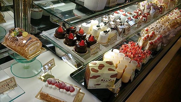 ケーキ売ってます