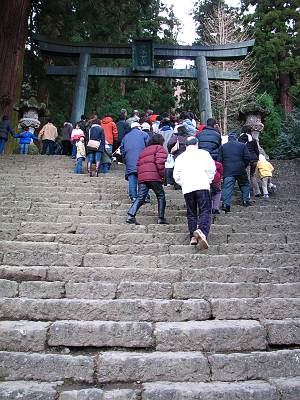 ƼĻ��β��ޤǻ��ؼԤ���