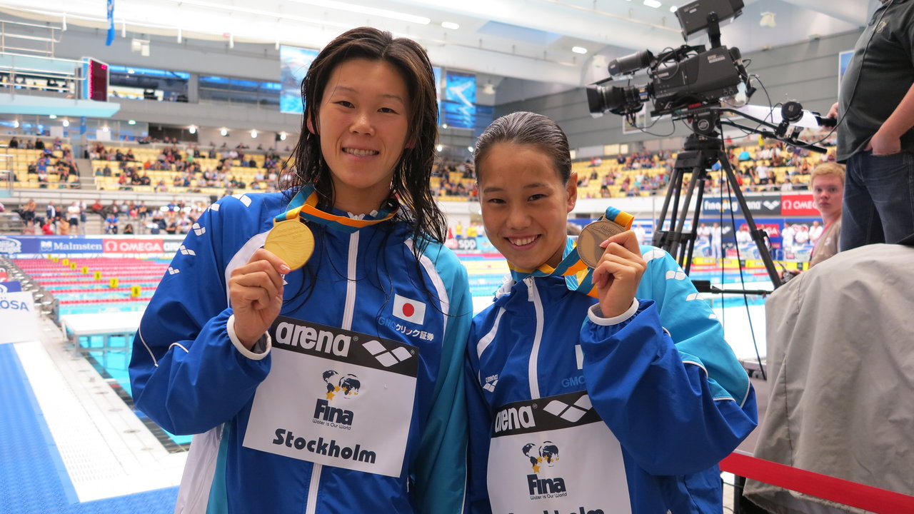 祝！安青錦優勝おめでとうございます！BIGTウヰスキー［西洋甲冑 　オルゴール付 W杯ストックホルム大会】女子200m平泳ぎで金藤理絵選手、男子200m