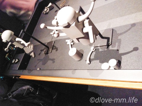 パーツを組み替えてロボットを作る