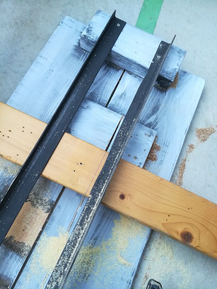 単管とツーバイフォーで階段 2 板を乗せて完成 チャーリーの大工日記 Charlie S Diy Diary