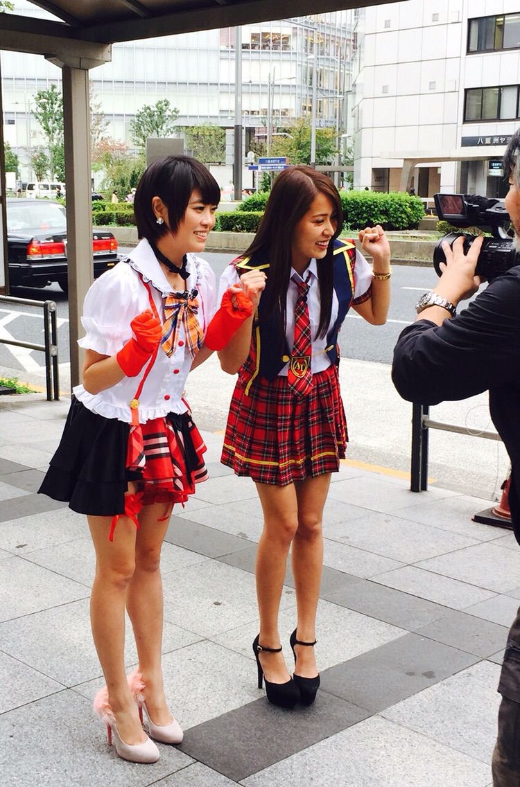 生でパイパイもませて生放送 