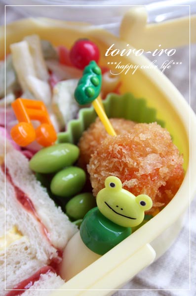 トイロイロ ***happy color life***-ケロケロサンドイッチ弁当