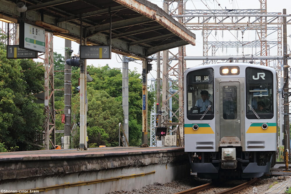 南武支線E127系V1編成が南武支線・鶴見線に初入線 : 湘南色の