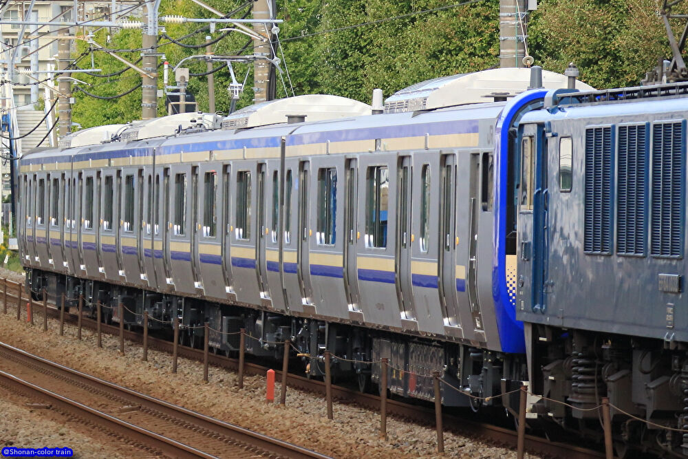 横須賀・総武快速線E235系1000番台 クラJ-04編成の配給輸送を
