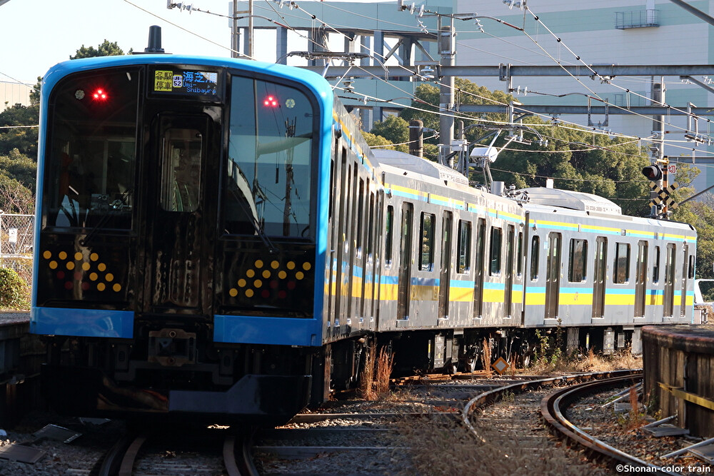 【JR東日本】導入2本目！鶴見線E131系T3編成が営業運行開始 : 湘南色の部屋（Shonan-color train）