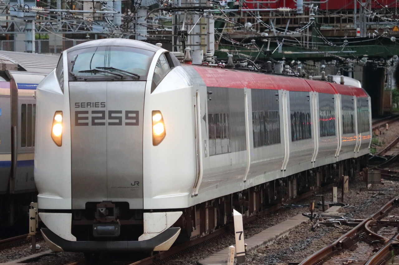 55xn4C03Mqbig8n1692874863_1692879223