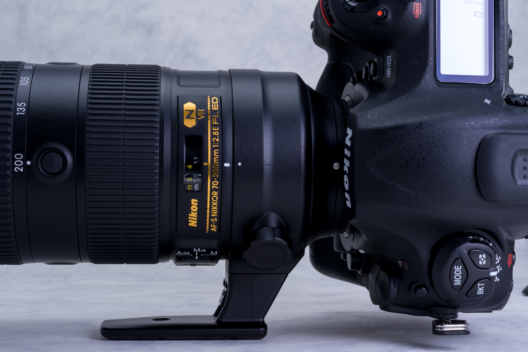 デジタル一眼Nikon フラッグシップ　D5  70-200 F2.8 VR 付