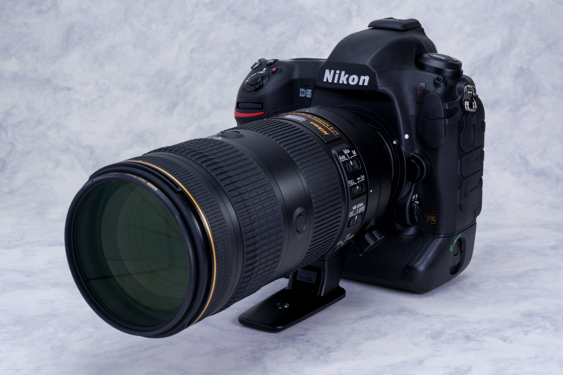 Nikon フラッグシップ　D5  70-200 F2.8 VR 付